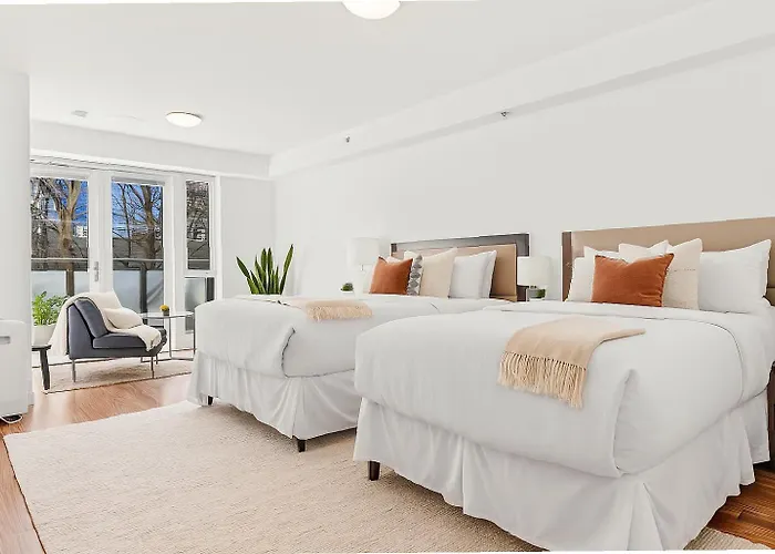 Massive 2Br Suite For 8 Guests Heart Of Downtown Vancouver